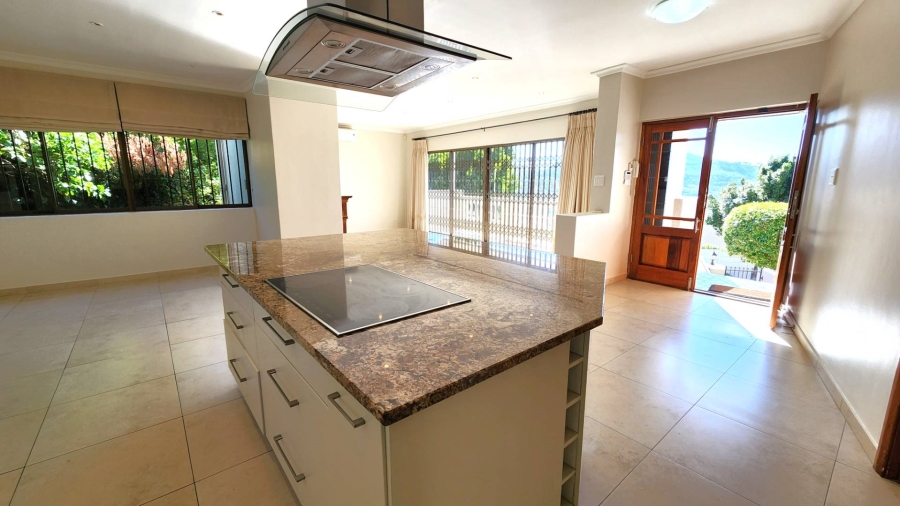 3 Bedroom Property for Sale in Vredehoek Western Cape
